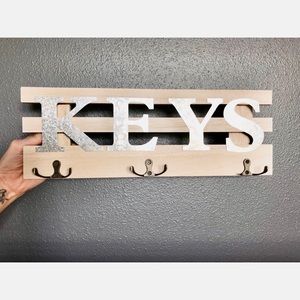 Farmhouse Hanging Key Holder